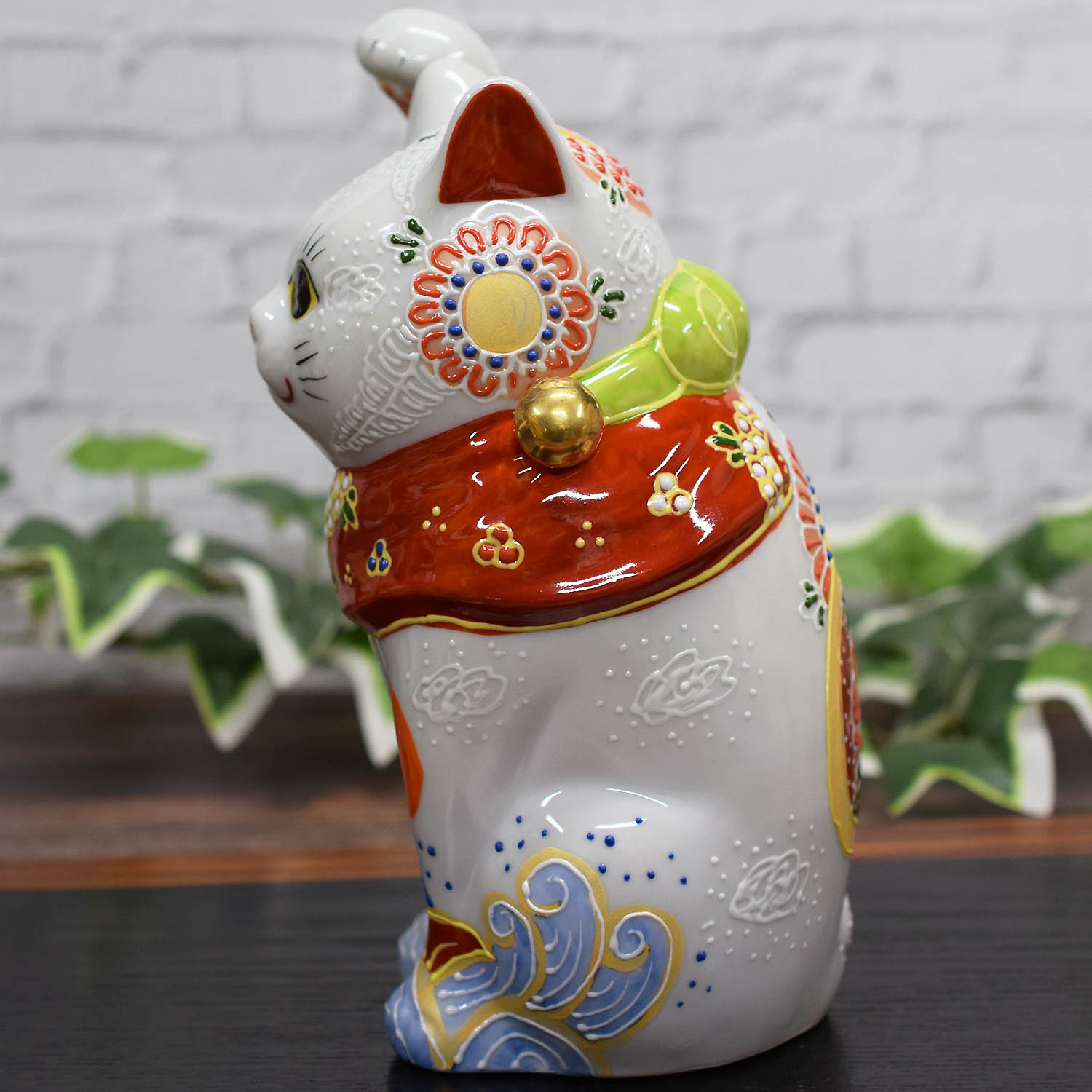 九谷焼 開運 招き猫 置物 7号 右手招き猫 祝鯛 座布団付き 開店祝い