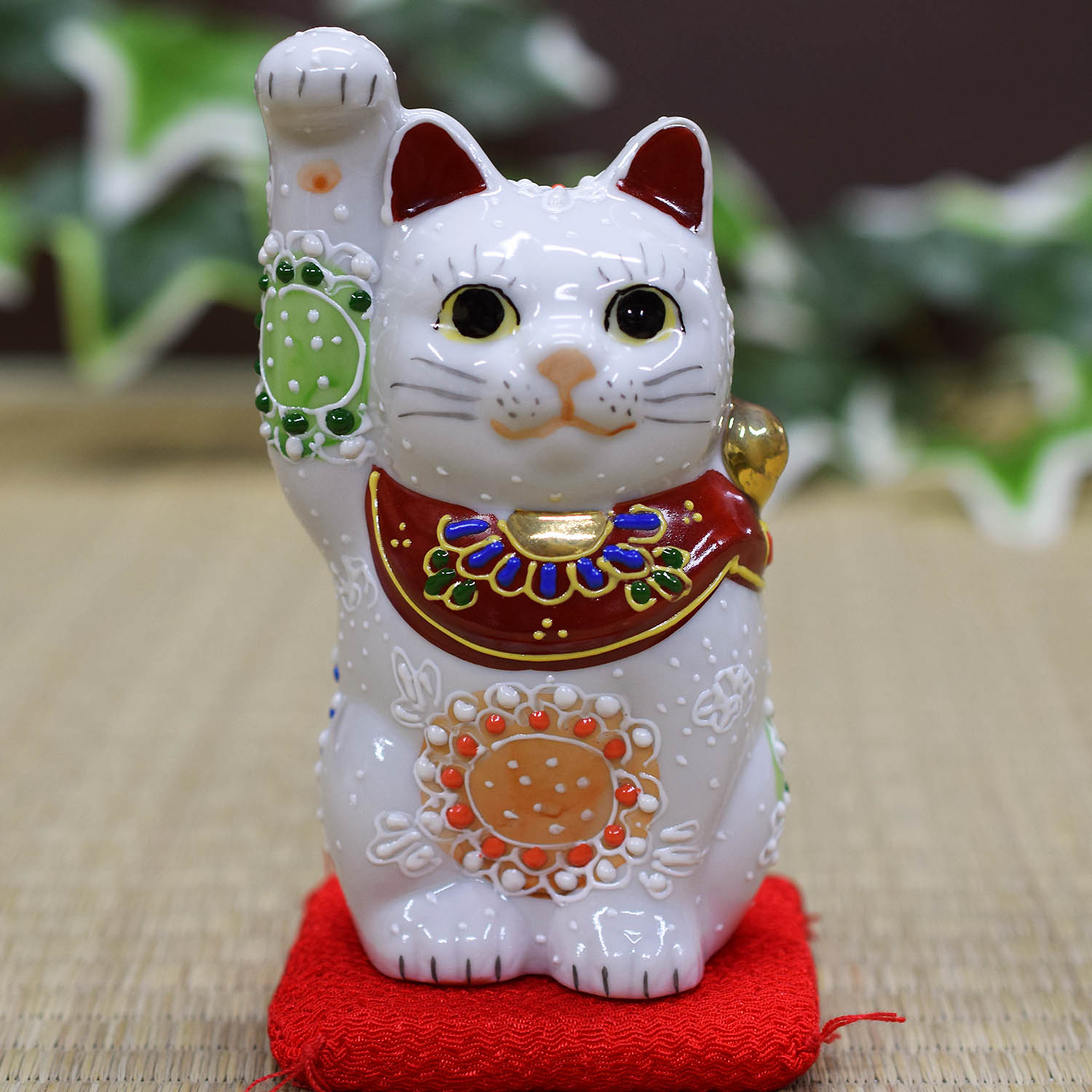 特価送料無料！ 九谷焼 6号 眠り猫 花盛(座布団付き) 陶器 風水 招き猫 置物 縁起物 金運アップ 玄関 インテリア 伝統工芸 新品 未使用 その他