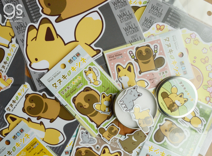 タヌキとキツネ ウォールステッカー お散歩 キャラクターステッカー SNS 漫画 コミック イラスト タヌキツ 可愛い インテリア DW054 gs  公式グッズ : ゼネラルステッカー - 通販 - Yahoo!ショッピング