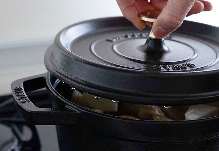 ストウブ staub ピコ ココット ラウンド 22cm 黒 40509-305 日本正規品