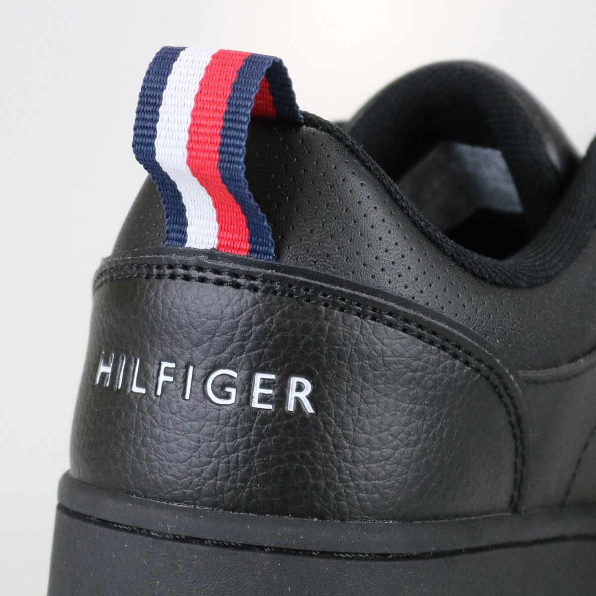 TOMMY HILFIGER（トミー・ヒルフィガー） スニーカー ジュニア企画 