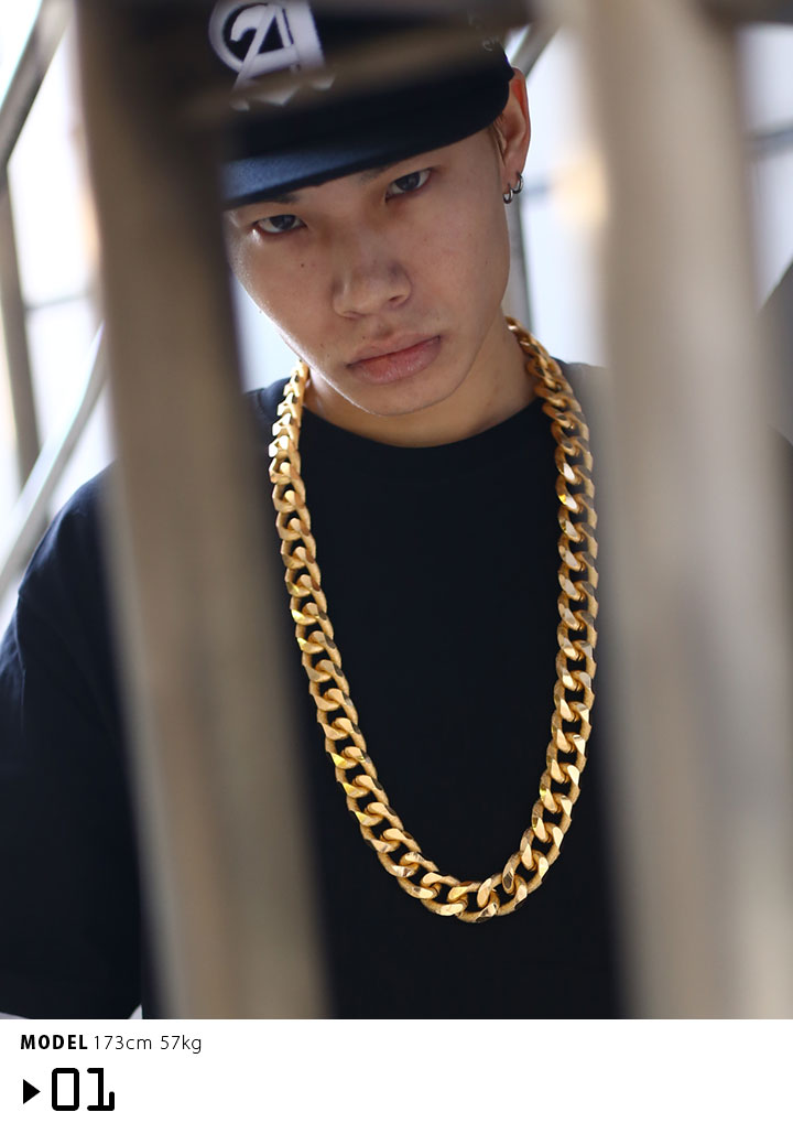 ロゴ入り黒プラスチックネックレス 130113013_6.jpg