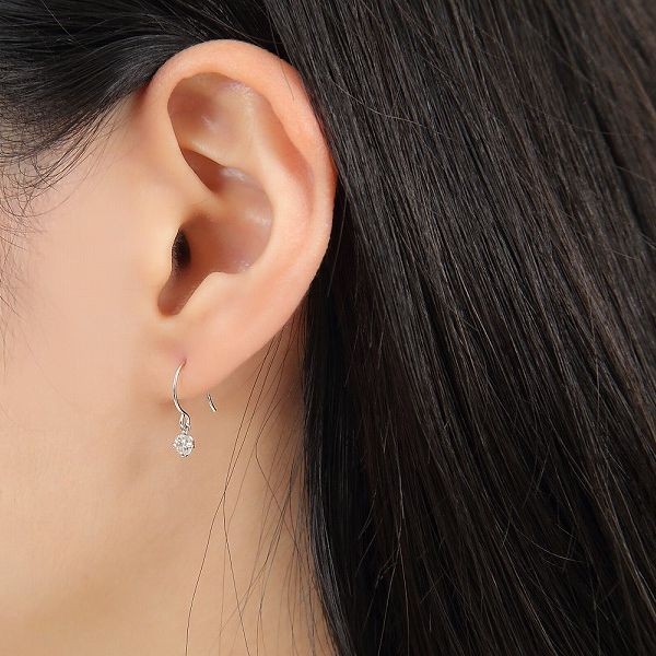 Si（エスアイ） ダイヤモンド ピアス 一粒 プラチナ 0.3カラット