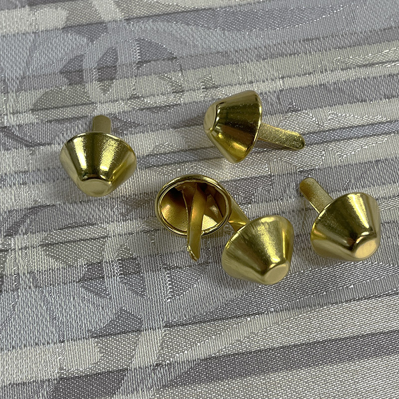 金具 台形の脚割れ鋲（大）ゴールド カルトナージュ 雑貨 手作り