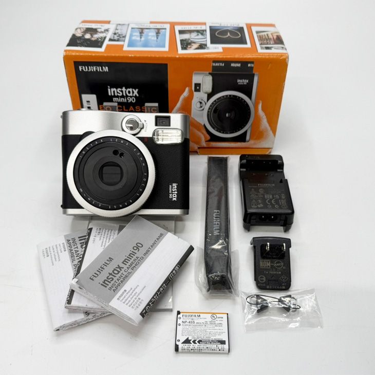 FUJIFILM（フジフイルム） 【人気の品薄商品入荷】FUJIFILM チェキ
