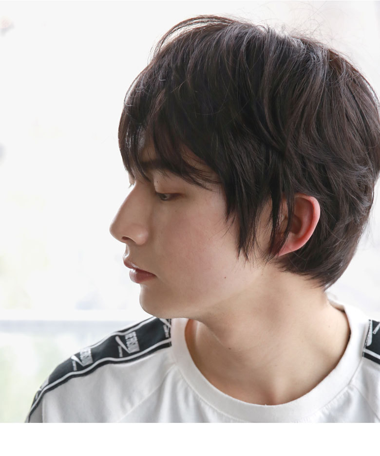 男性が着用した帽子ウィッグリラックス　ショート