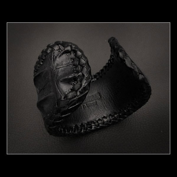 ”leather,wristband,crocodile,cuff,bracelet”