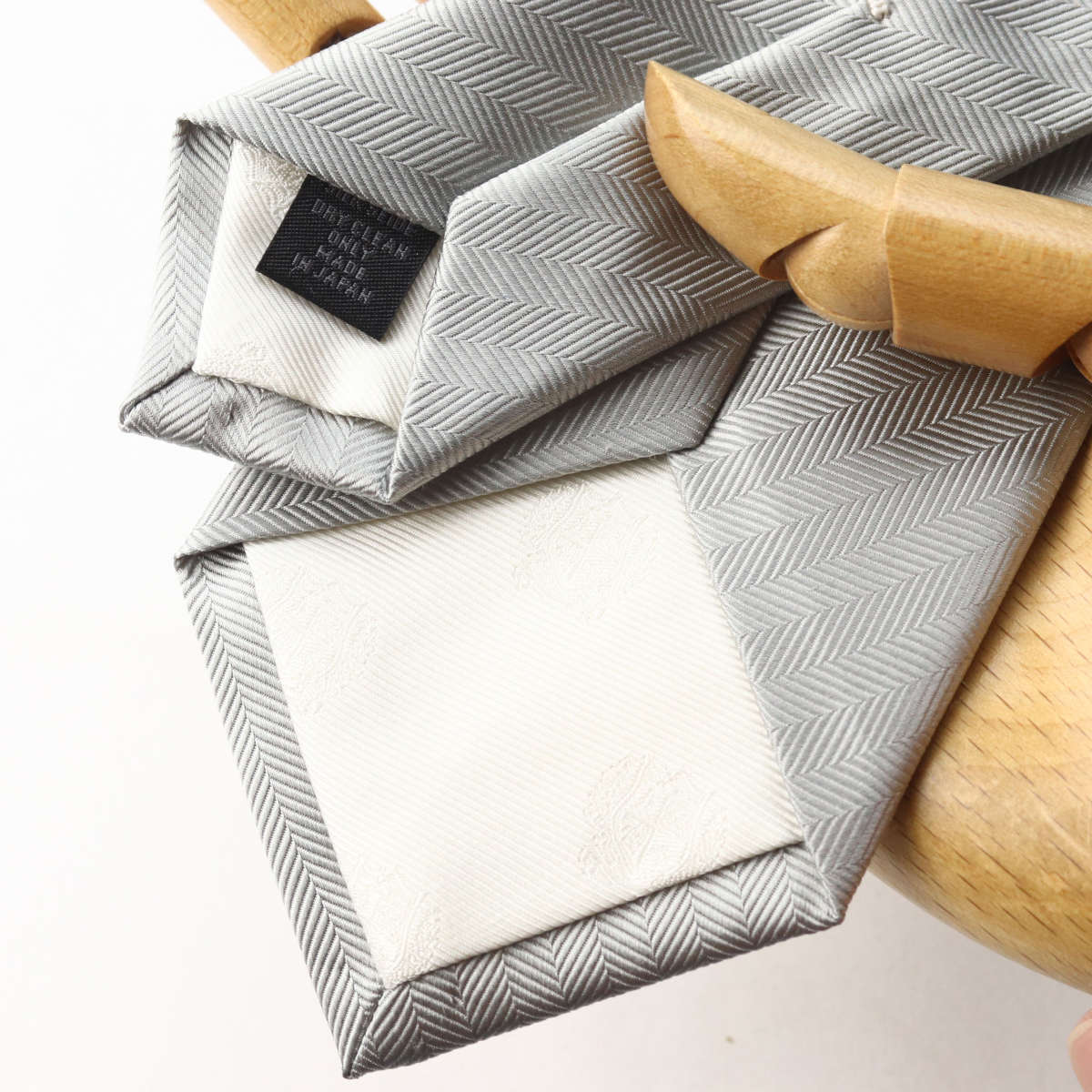 ネクタイ ビジネス シルク シルバーグレイ ヘリンボーン 織り無地