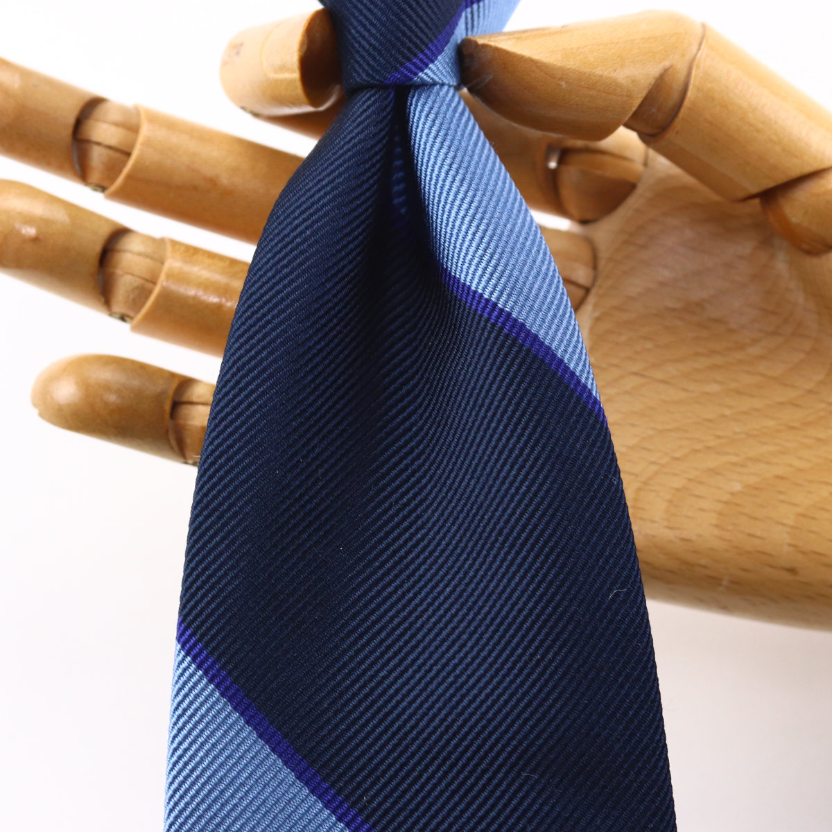 世界最高峰　ネクタイ 一人の社会学者の情熱が生んだ新たな文化 シルビオ フィオレッロ