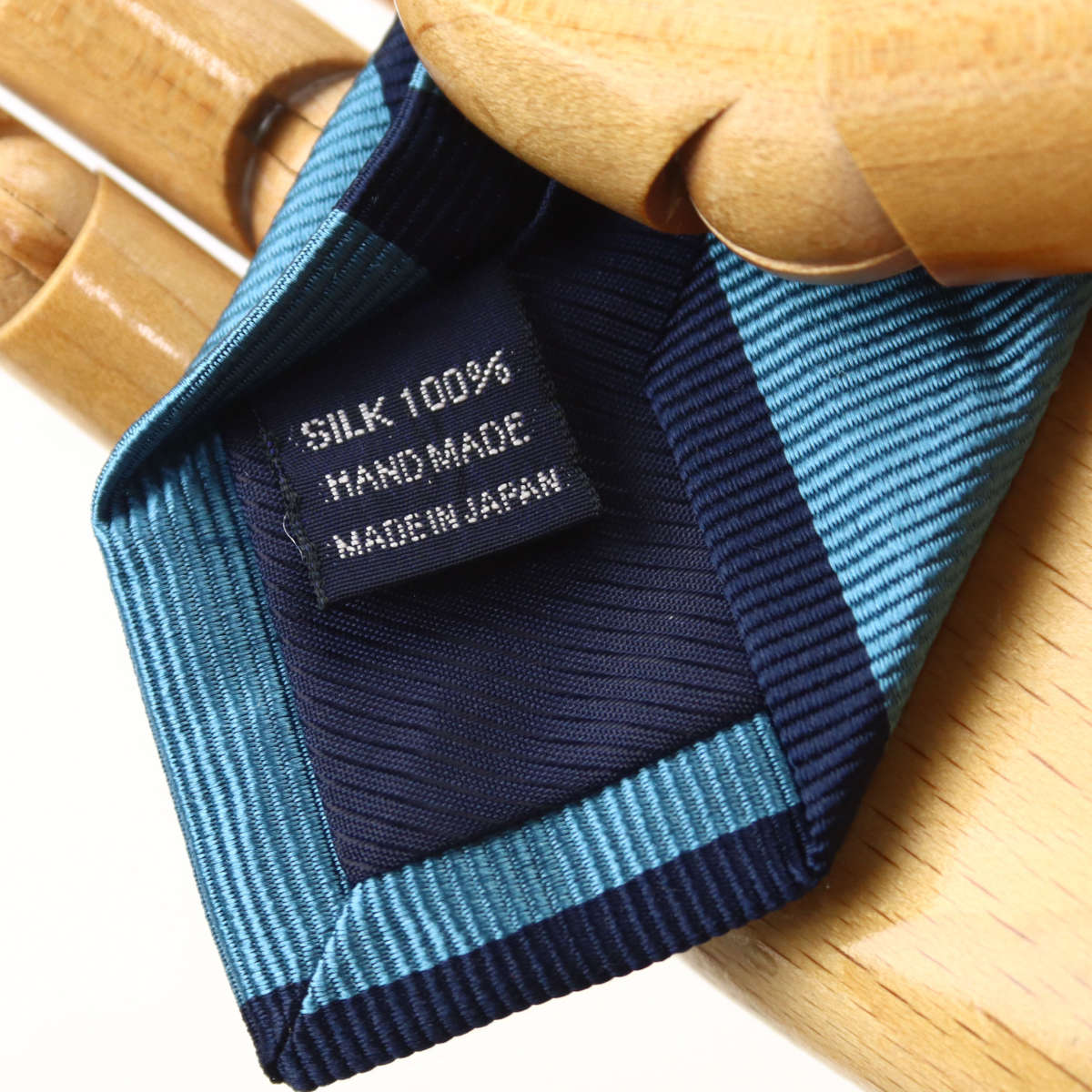 2047112ストライプブルースカイブルーネクタイ未使用に近い美品レア物 FAIRFAX（フェアファクス） ネクタイ プレーン ストライプ ブルー