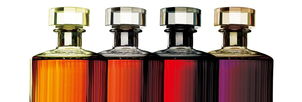 サントリー 響 21年 700ml 43％ 箱入り 正規 新ラベル （ブレン