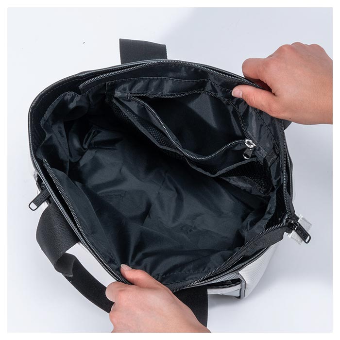 PING ゴルフバッグ ショルダーバッグ使いもできる⁉️サンドボックス⛳ . ゴルフ場で目土袋