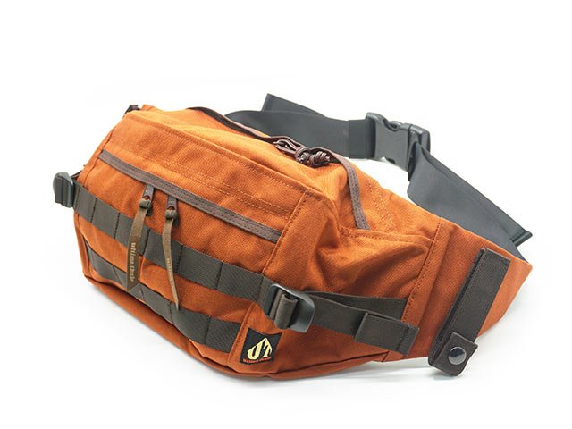 日本未/送関込 AloYoga クロスボディバック Explorer Funny Pack 国内発*ALO Yoga EXPLORER FANNY PACK ボディバッグ 選べる2色