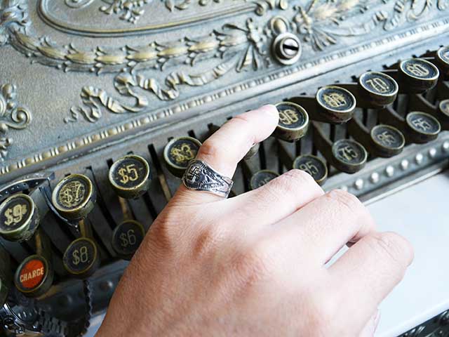CHOOKE/チョーク】「Swastika Bar Ring/スワスティカバーリング」(C