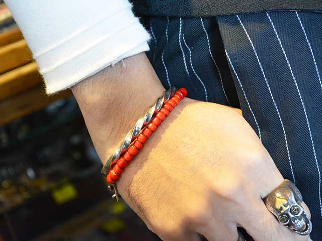 CHOOKE/チョーク】「Twist Crossarrow Arrow Bangle”Wide”/ツイスト