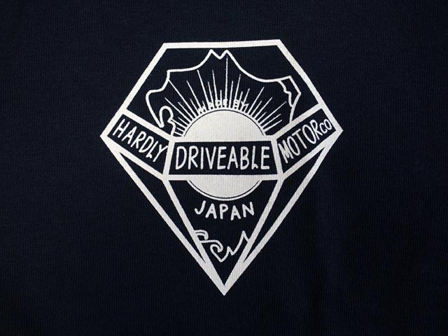HARDLY-DRIVEABLE/ハードリードライバブル「Diamond Crew Neck