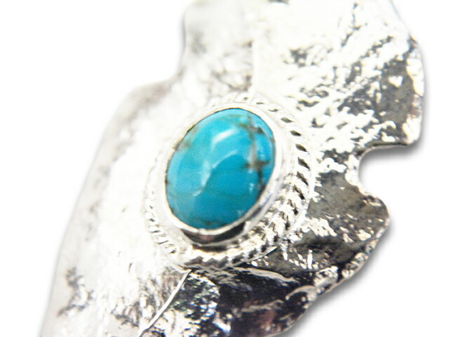 【FIRST ARROWs/ファーストアローズ】「Large Arrow Head with Turquoise/ターコイズ付きラージアローヘッド」(P-038)(ネイティブ/アクセサリー/ウルフパック) FIRST ARROWs/ファーストアローズ Large Arrow Head with Turquoise/ターコイズ付きラージアローヘッド