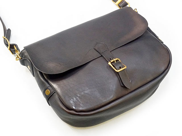 全2色【vasco/ヴァスコ】「Leather Postman Shoulder Bag”Regular