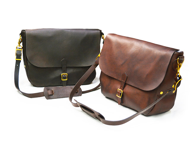全2色【vasco/ヴァスコ】「Leather Postman Shoulder Bag”Large