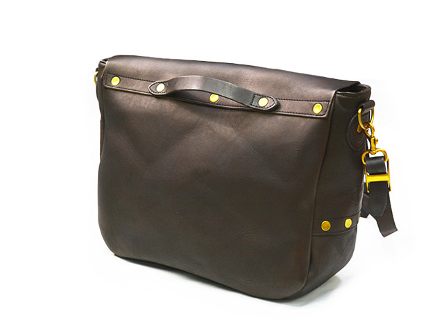 全2色【vasco/ヴァスコ】「Leather Postman Shoulder Bag”/レザー