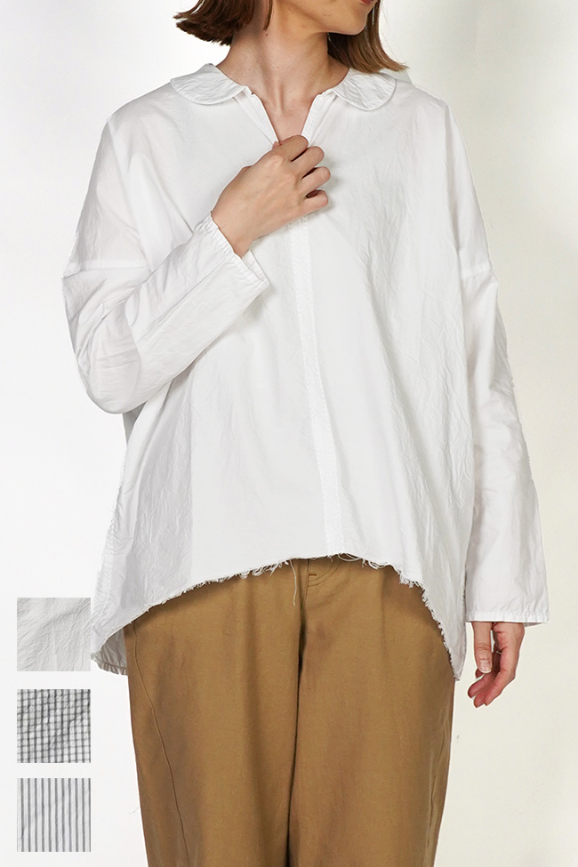 【新品・未使用】homspun ホームスパン 花柄 コットン半袖シャツ homspun（ホームスパン）の「homspun / キャラコ花プリントブラウス