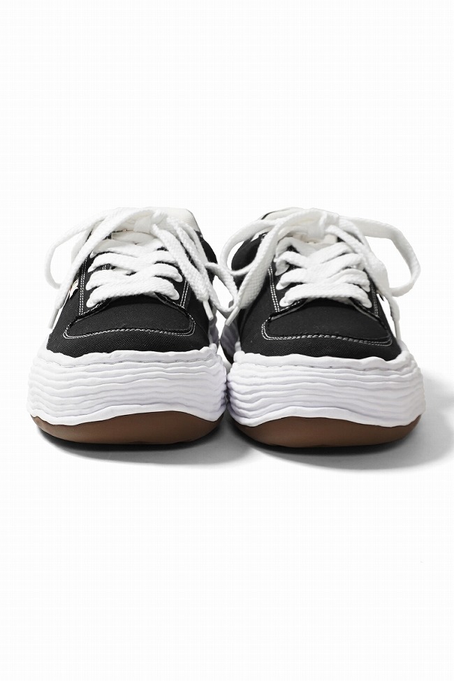 Maison MIHARA YASUHIRO CANVAS スニーカー Maison Mihara Yasuhiro - Original Sole Canvas Lowcut Sneaker | HBX