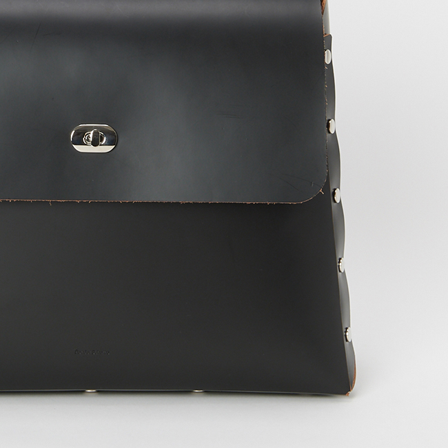 Hender Scheme（エンダースキーマ） アッセンブルハンドバッグフラップ