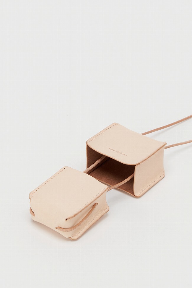 Hender Scheme（エンダースキーマ） ボックスネックホルダー box neck