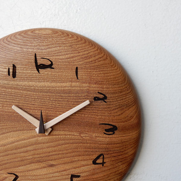 木の時計（スタンド付）ニレ無垢 φ24cm 掛け時計 置き時計 木の時計