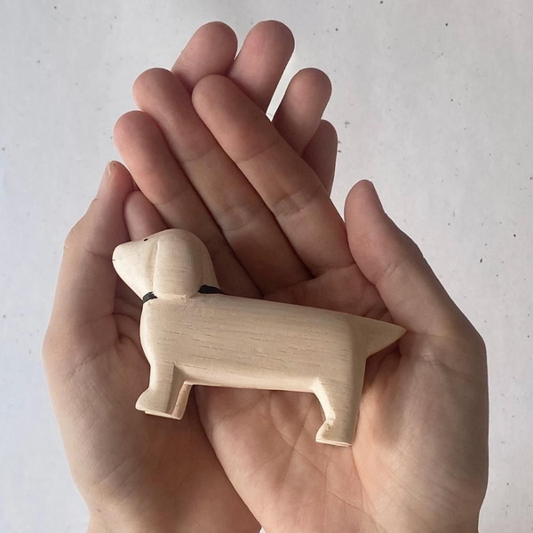 ダックスフンドの木彫り ホワイト ダックスフンド 犬 ワンコ Dog