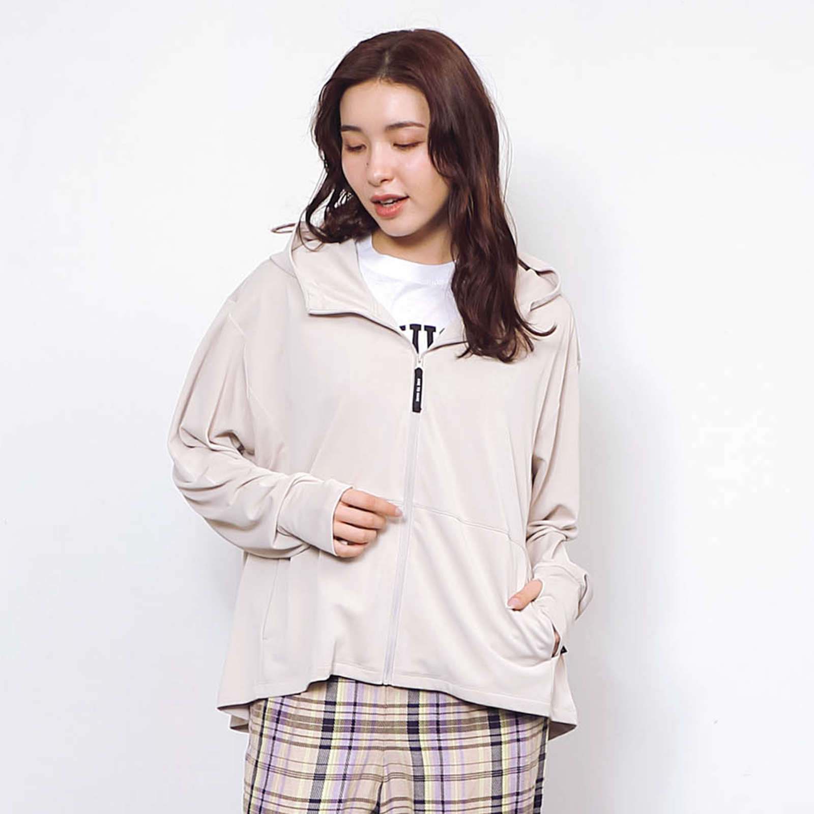 UVパーカー レディース 接触冷感 UVカット UPF50+ 吸水速乾 バックフリル パーカー 指穴 サムホール きれいめ 薄手 涼しい 長袖 ドライタッチUVパーカー AH-1020 | AME TO HARE | 01