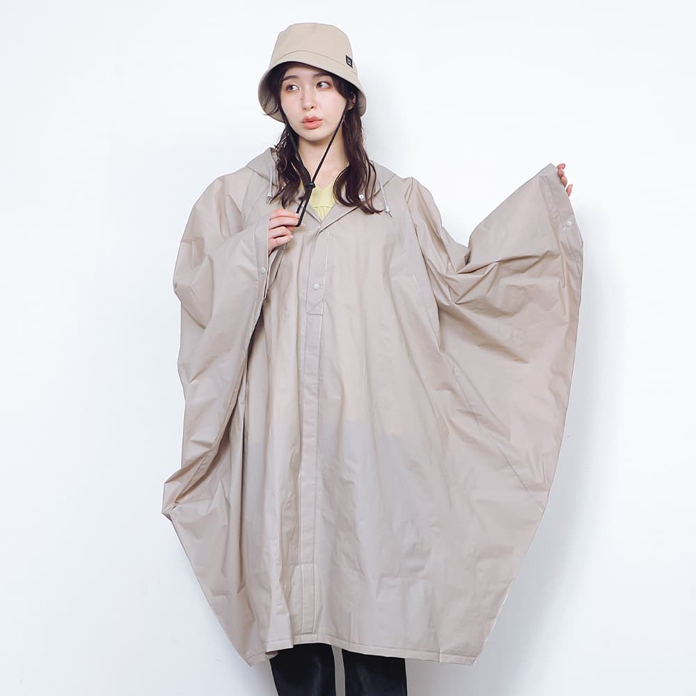 レインポンチョ レディース フード付き 防水 イベント フェス レジャー 軽い 軽量 おしゃれ ロング丈 カッパ 雨具 リュック AH-305 EVAレインポンチョ | AME TO HARE | 01