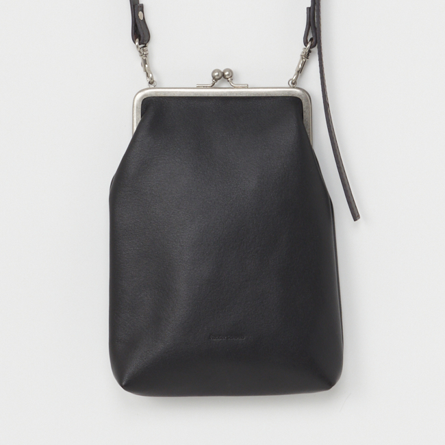 Hender Scheme（エンダースキーマ） カウスナップポシェット cow snap