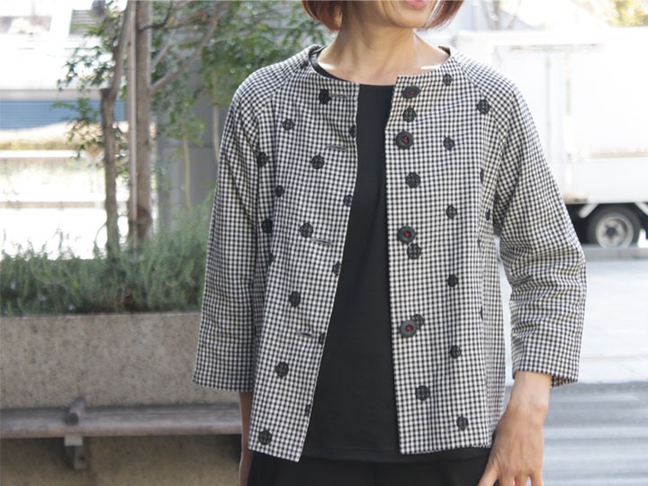 020104 Cherry Pollen《日本製》 ☆大きい 11号〜13号 ゆったり ショート丈 刺繍水玉ドット ブラウスカーデ