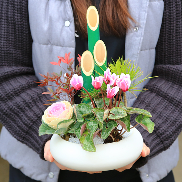 門松お正月飾り 迎春：ミニ門松*寒水とピック付き（黒松・南天