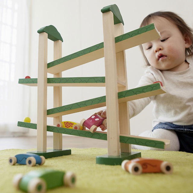 エド・インター 木のおもちゃ スロープ 車 1歳 木製 玉転がし