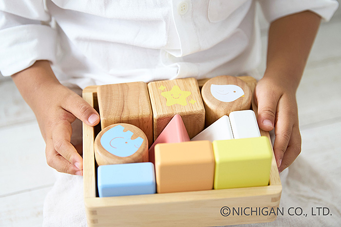 ふりふりおとつみきと子供