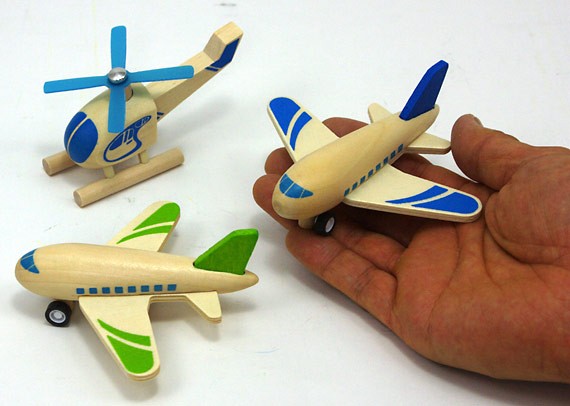 飛行場 飛行機 ヘリコプター 知育玩具 3歳 4歳 木製 木のおもちゃ 名 