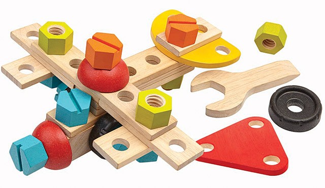 大工 木のおもちゃ 大工さん PLAN TOYS 木製知育玩具 3歳（コンストラクションセット40） :5205539:木のおもちゃクラフト・グレイン  - 通販 - Yahoo!ショッピング