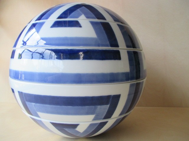 蓋もの重箱　陶器　玉重　染縞　有田焼孝荘窯　未使用 rs_godan_001.jpg