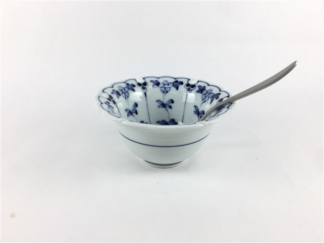 ウサギ模様の陶器ボウル4個セット i3149up4.jpg