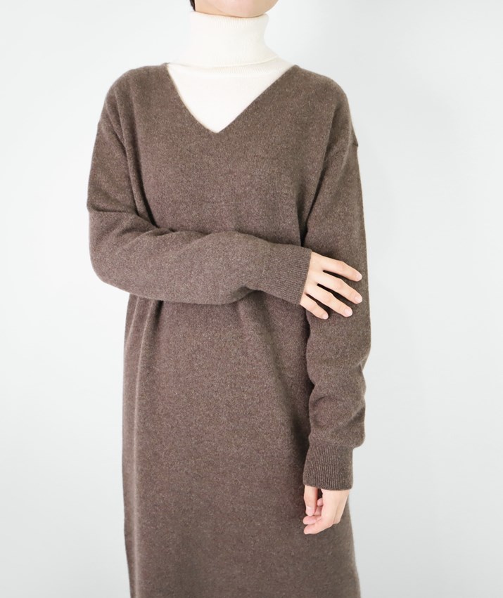 未使用品　定価20万円 FOXEY カシミヤ100％グレーワンピース FOXEY フォクシー ペタルヘム ニットワンピース レディース40 グレー