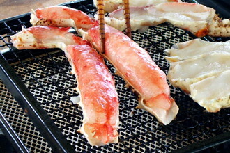 ボイルタラバ　焼きボイルタラバ　ハーフポーション　半分殻割り　ボリューム満点　厳選した正規品だから満足度が違う！そのまま食べてもお鍋に入れて締めの雑炊も楽しめます！　食べ方いろいろ　お正月グルメ　家族団らん