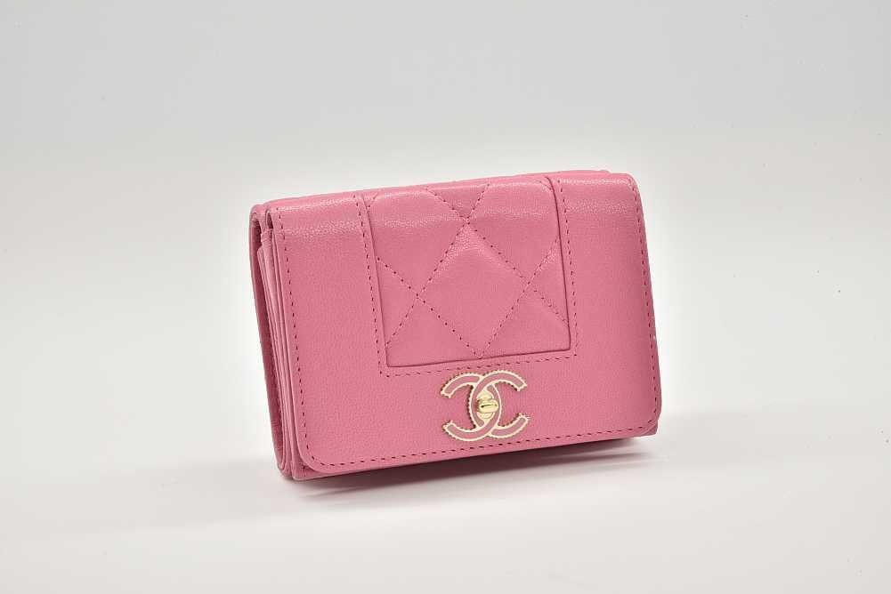 CHANEL マドモアゼル マトラッセ ラウンドジップ バイカラーブルー×ピンク CHANEL（シャネル） マドモアゼル マトラッセ ココマーク スモール