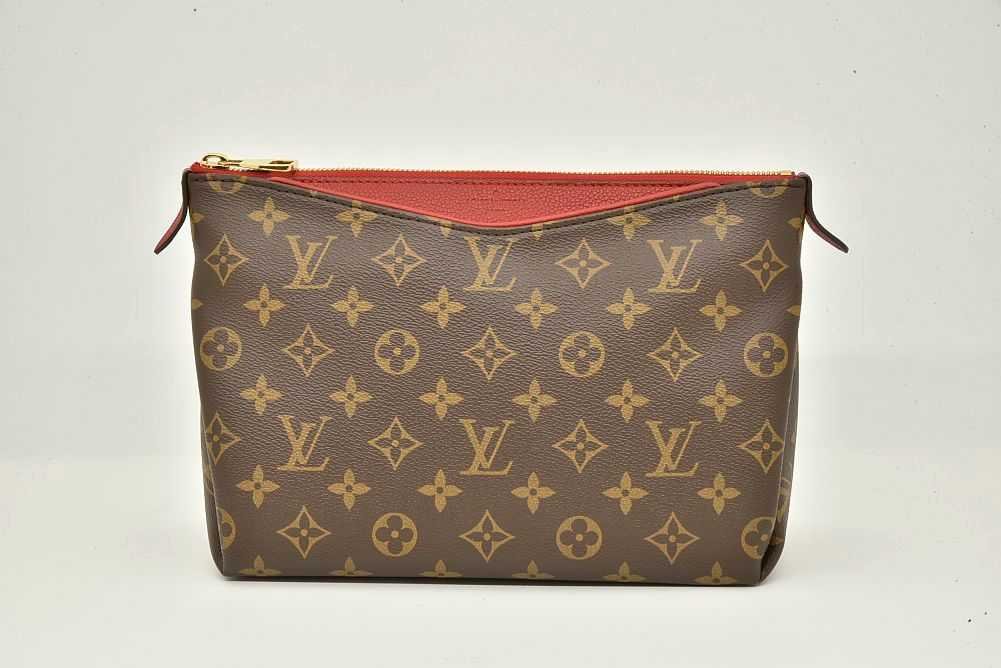 LOUIS VUITTON ルイヴィトン　パラス・ビューティーケース　ポーチ LOUIS VUITTON ヴィトン モノグラム パラス ビューティケース