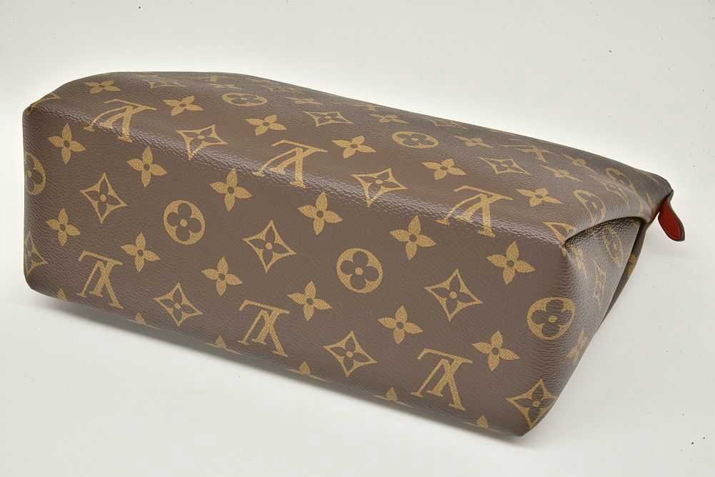 LOUIS VUITTON ルイヴィトン　パラス・ビューティーケース　ポーチ LOUIS VUITTON ヴィトン モノグラム パラス ビューティケース