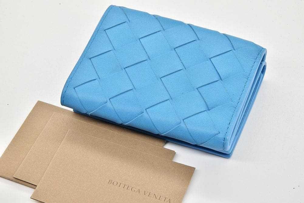 BOTTEGA VENETA（ボッテガ・ヴェネタ） イントレチャート 三つ折り財布 
