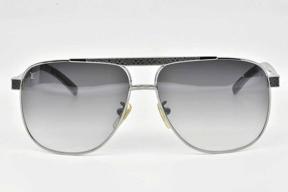 ルイヴィトン⭐︎パイロットサングラス The LV Pilot Sunglasses S00 - Women - Accessories | LOUIS VUITTON ®