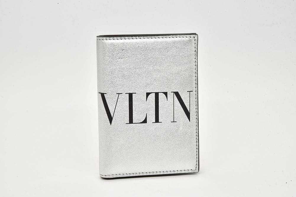VALENTINO（ヴァレンティノ） ガラヴァーニ VLTN カードホルダー 名刺