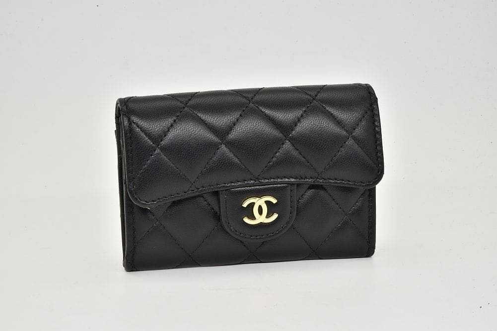 正規品CHANEL ラムスキン名刺入れ 美品 レザー クラシック フラップ CHANEL シャネル クラシック フラップカードケース マトラッセ